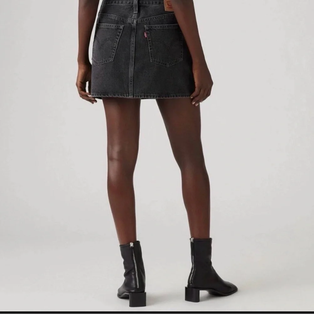Levi's Two-Tone Black and Gray Mini Skirt